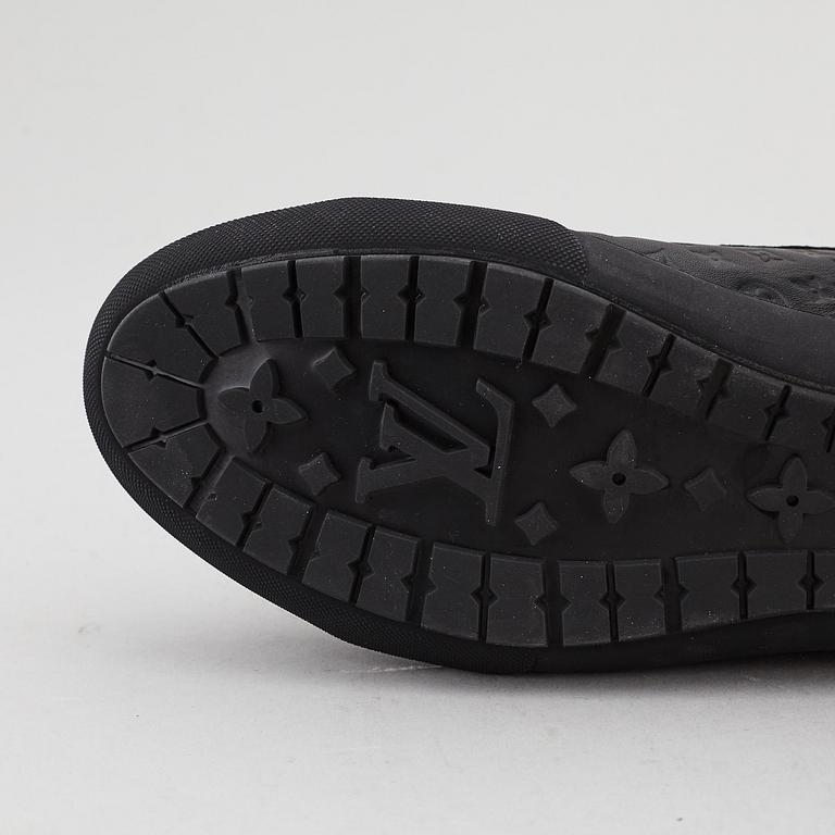 LOUIS VUITTON, a pair of sneakers, size 35,5.