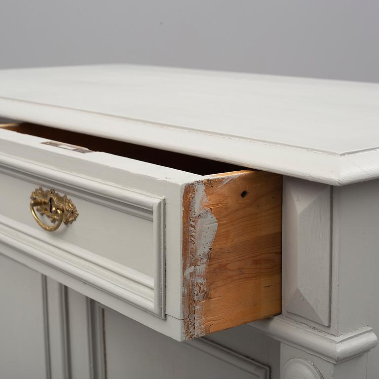 a cabinet from around 1900.