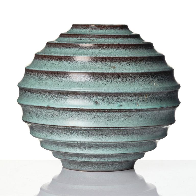 Ewald Dahlskog, a spherical faience vase, model D9/3, Bo Fajans, Gävle, 1930s.