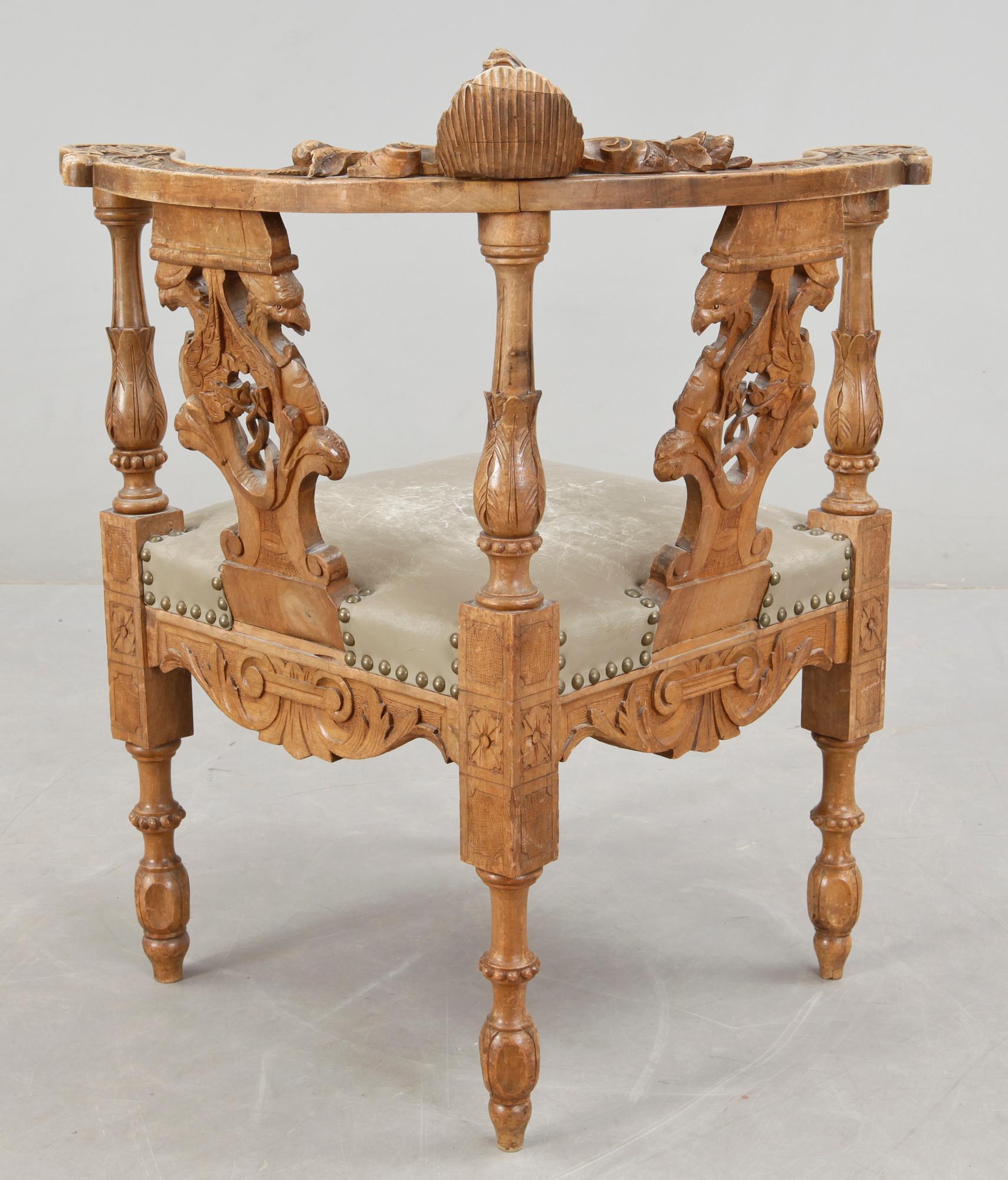 PUDERSTOL, renässansstil, omkring 1900.