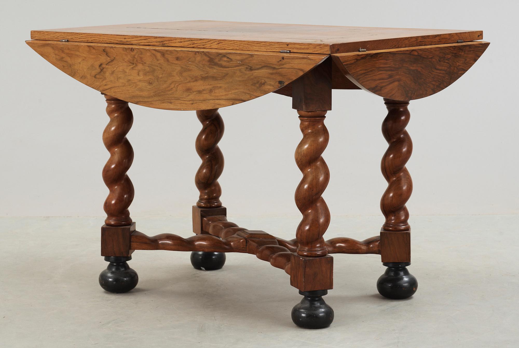 KLAFFBORD, barockstil, troligen England, omkring 1900.