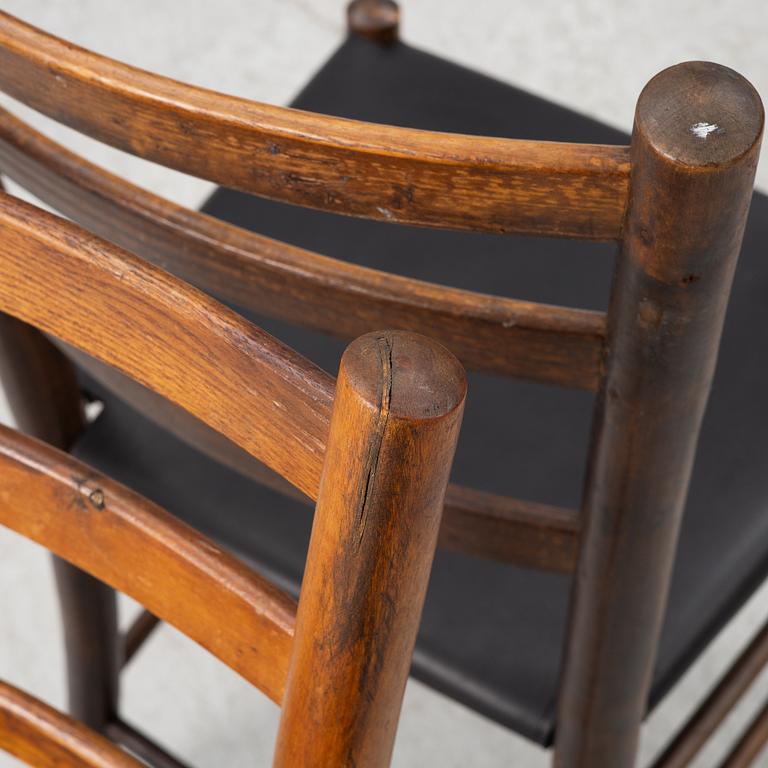 Gunnar Asplund, Stolar, ett par, Gemla, ritade för Stockholmsutställningen 1930.