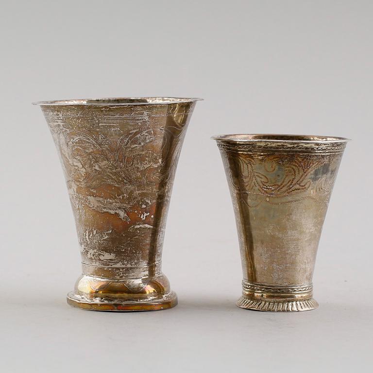 BÄGARE, 2 st, silver, 1700/1800-tal. Vikt ca 85 gram.