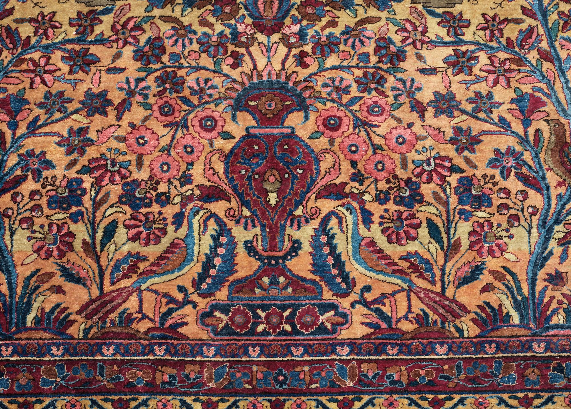 SEMI-ANTIQUE SILK KASHAN. 327 x 233,5 cm.