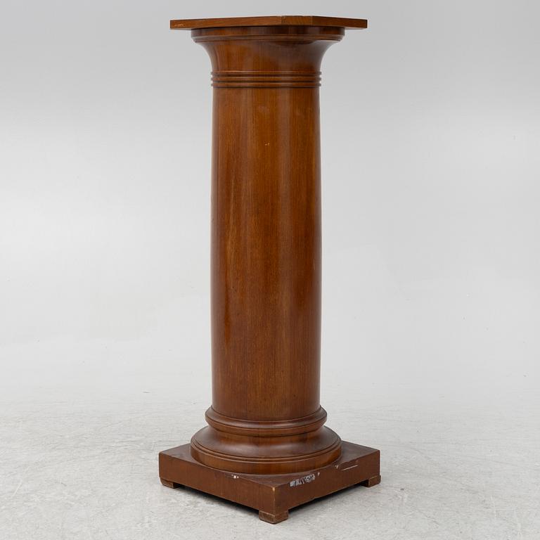 Pedestal, column-shaped, first half of the 20th Century.