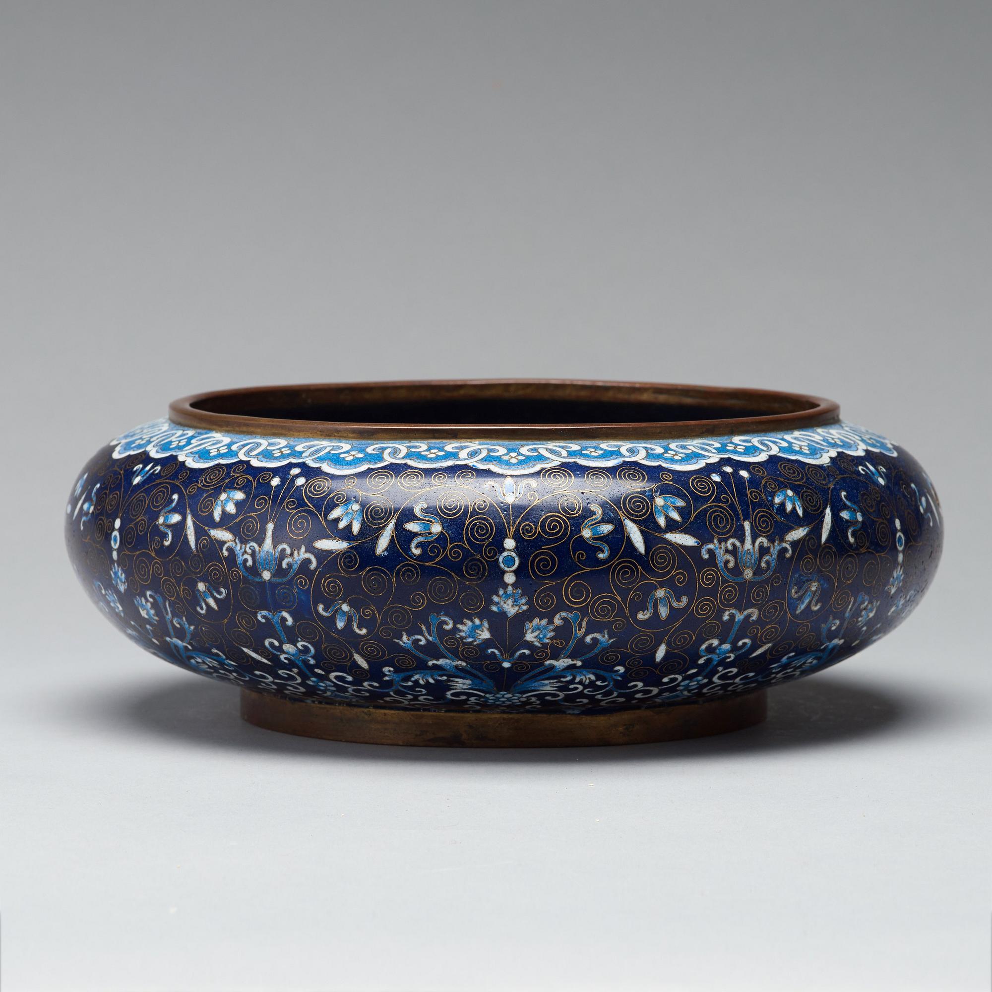 RÖKELSEKAR, cloisonné. Kina, tidigt 1900.