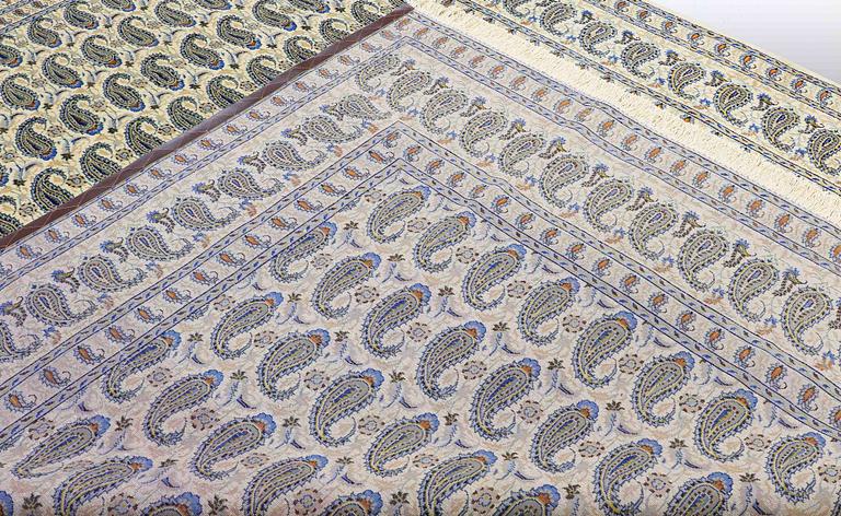 A carpet, Kashan signed 380 x 295 cm.