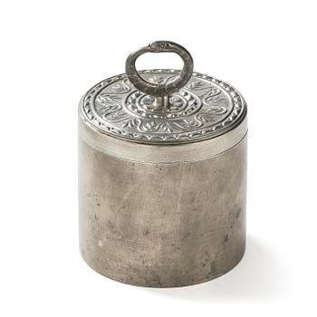 220. Firma Svenskt Tenn, ask med lock, modell "A 742", tenn, Stockholm, 1929.