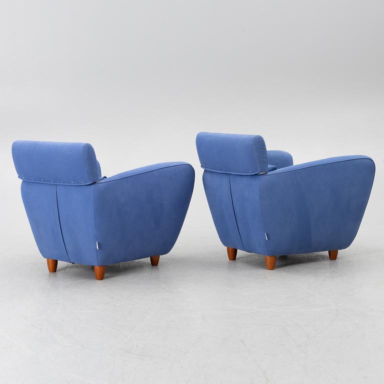 Armchairs, a pair, Ligne Roset, France.