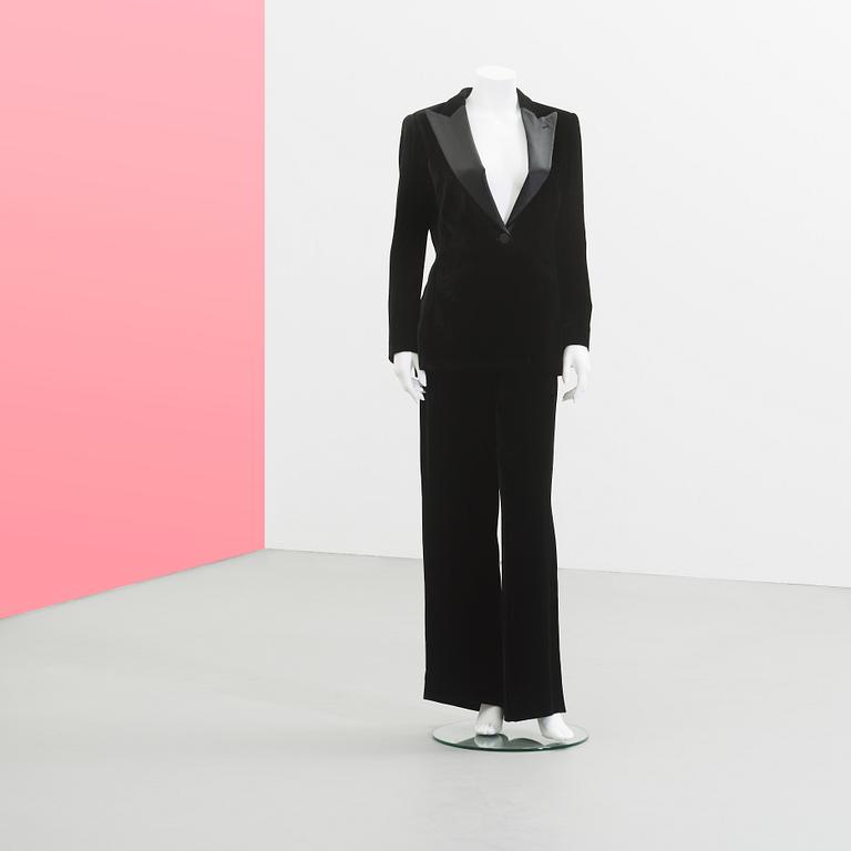 LADIES TUXEDO, Armani. Size 44.