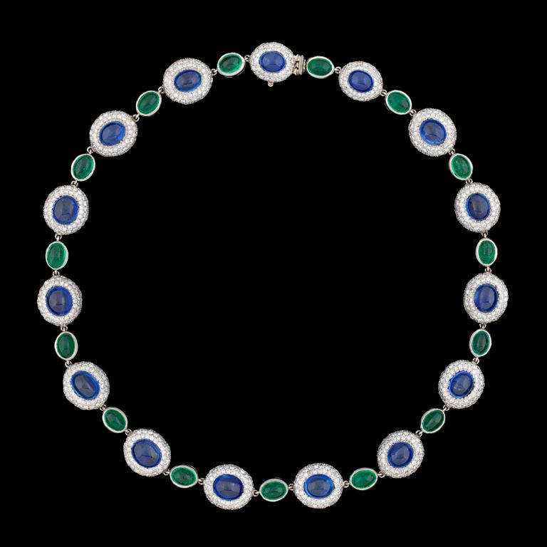 A cabochon cut blue sapphire, emerald and brilliant cut diamond necklace, tot. app. 13 cts.
