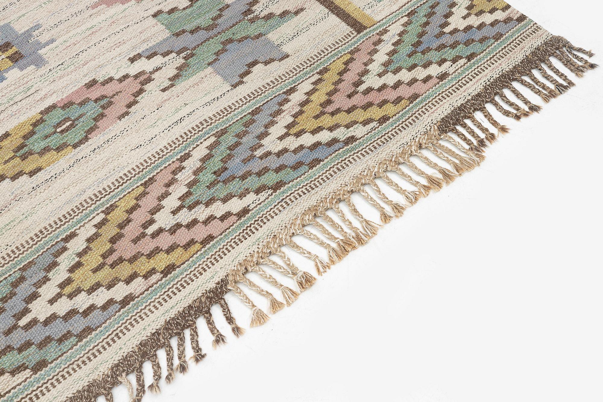 Märta Måås-Fjetterström, matta, "Vit botten", rölakan, ca 288 x 187 cm, signerad MMF.