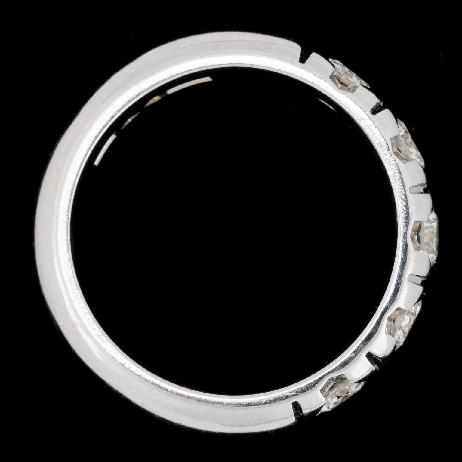 RING, 18k rodierat rödguld,5 briljantslipade diamanter tot ca0,85ct. GBA, Bergkvara, Sverige, 2000-tal. Vikt 7g.