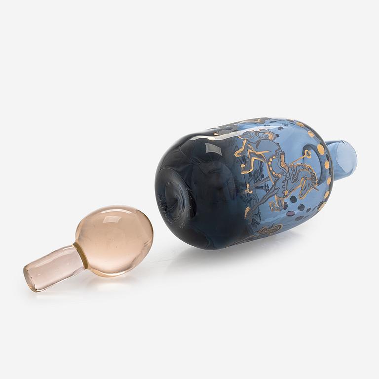 Sini Majuri, skulptur, glas, "Remember to live remember Bacchus". Signerad Sini Majuri 2024.