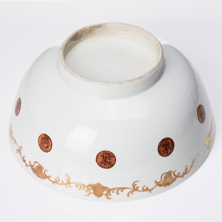 Bålskål, kompaniporslin. Kina, Qingdynastin, Qianlong (1736-95).