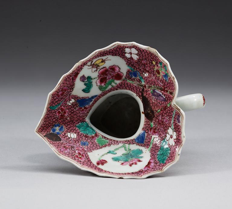 A famille rose spitoon, Qing dynasty, Qianlong (1736-95).