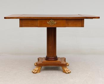 SALONGSBORD, Karl Johan, 1800-talets mitt.