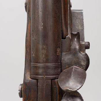 Flintlåsmusköt, brittiskt m/1794 med bajonett, svenskt s.k. subsidiegevär.