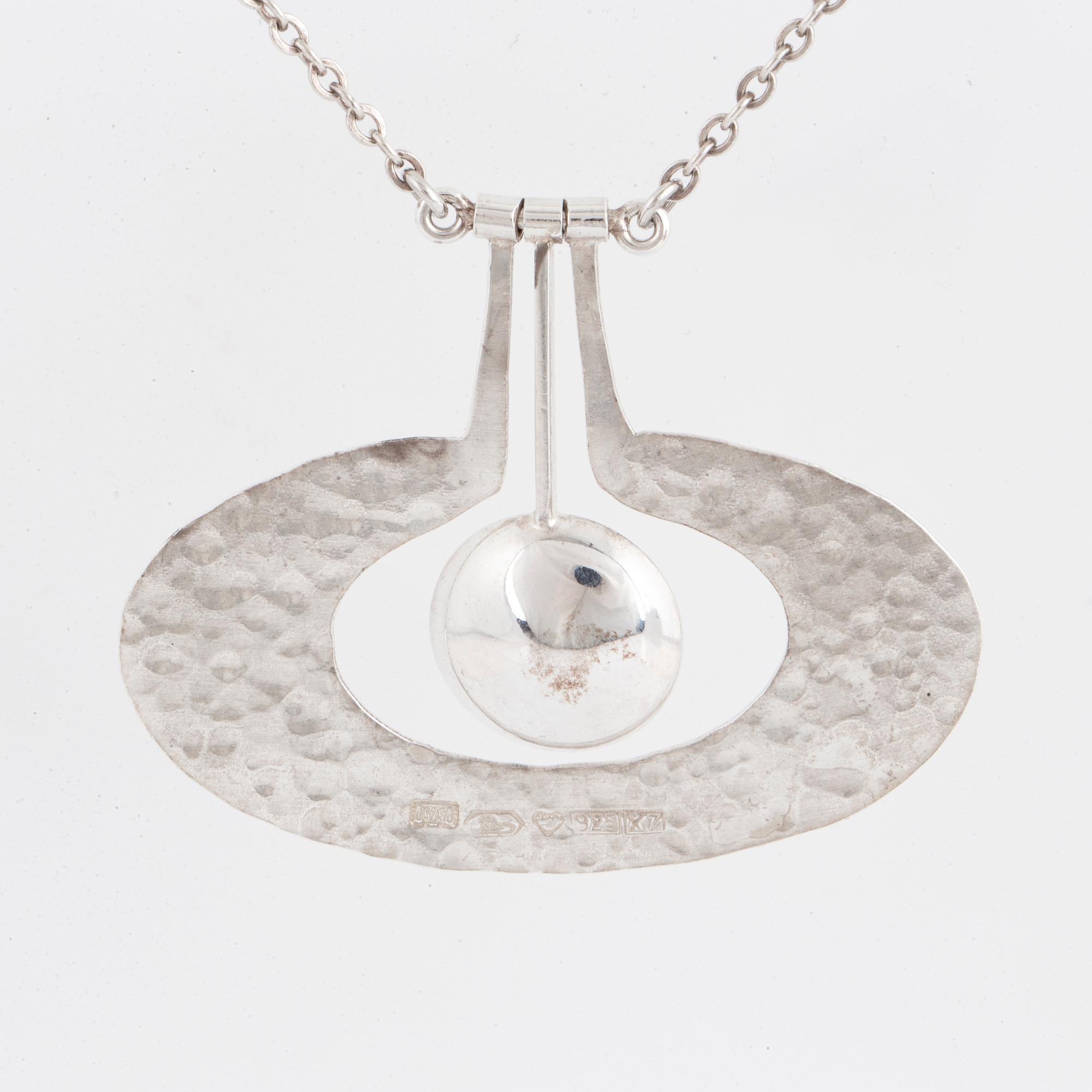 TAPIO WIRKKALA,  "Päärynä".