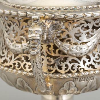 GEORGE NATHAN & RIDLEY HAYES, bonbonjär, silver, Chester, England, 1908.