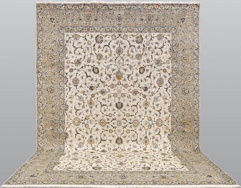 A carpet, Kashan, ca 500 x 347 cm.