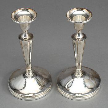 LJUSSTAKAR, 1 par, silver. Erik Löfman, 1984.