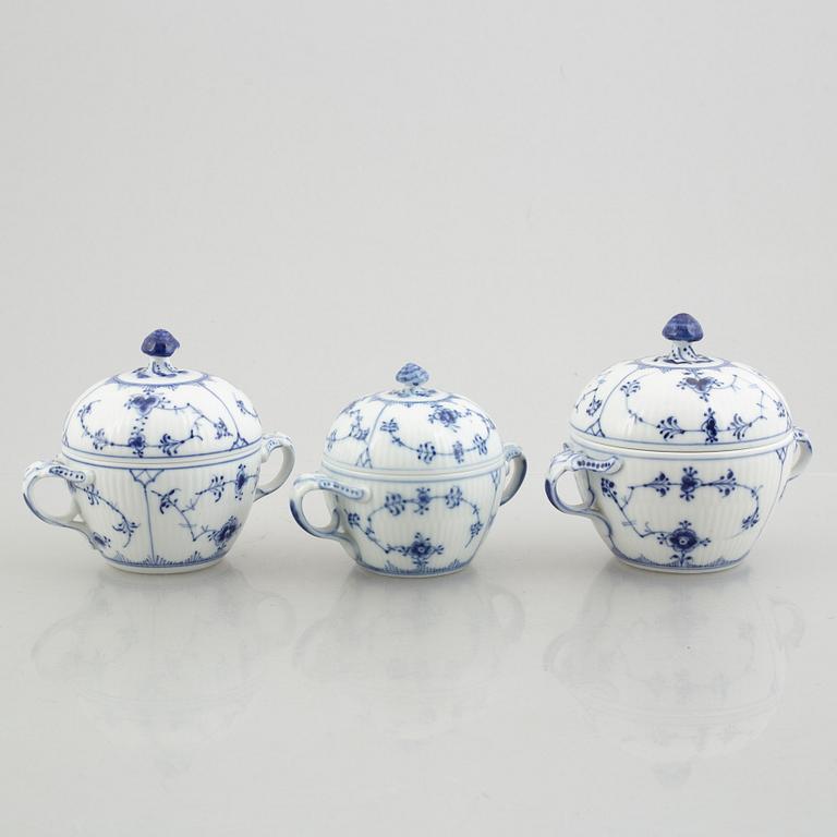 A tureen with cover and three sugar boxes with covers, "Blue Fluted"/"Musselmalet", Royal Copenhagen.