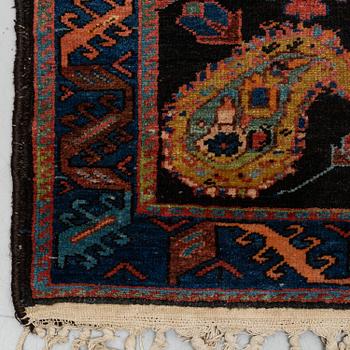 MATTO, an old Kurdish probably, ca 140,5-143,5 x 94,5-102 cm (as well as 2 cm flat weave at each end).