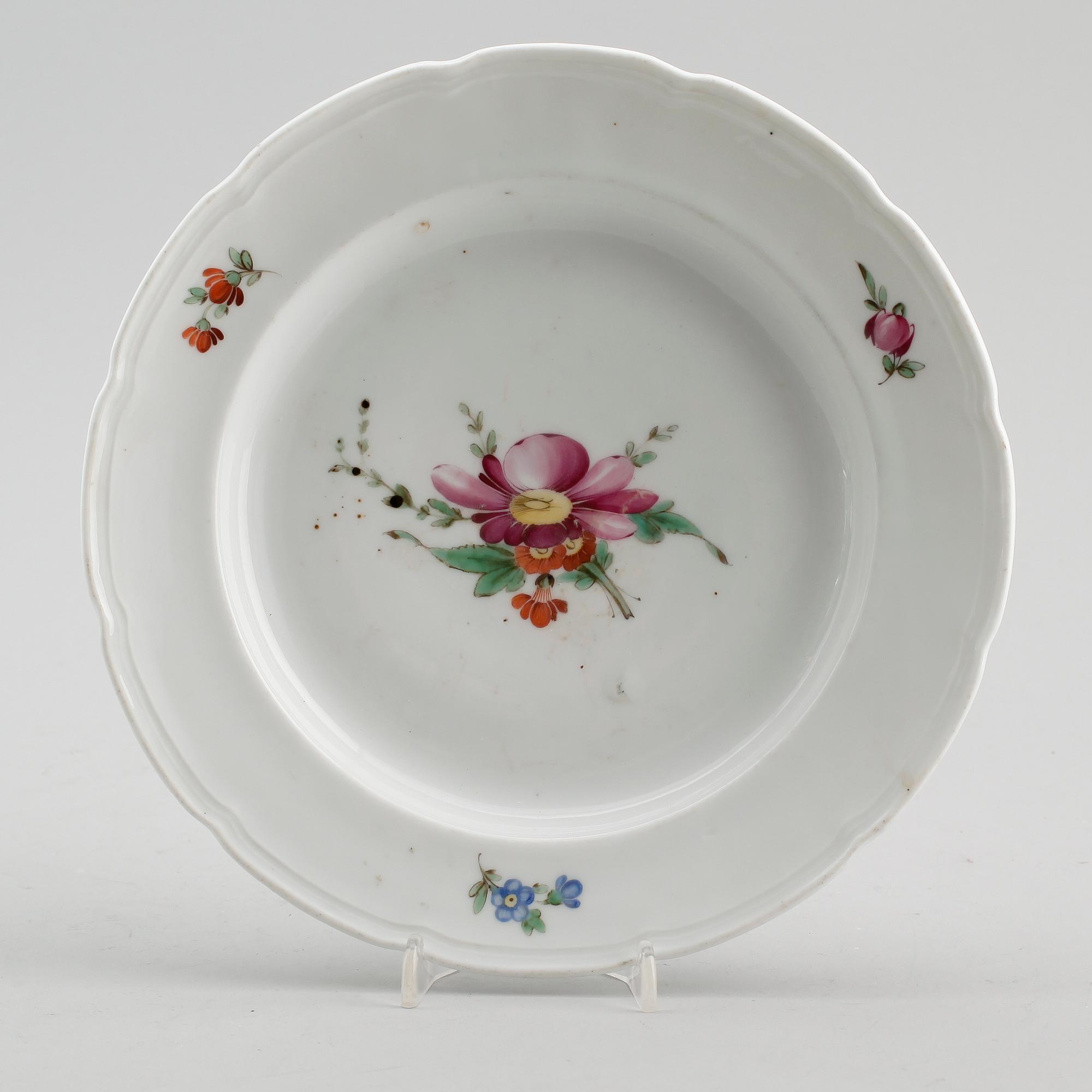 TALLRIK, porslin, 1800-talets första hälft.