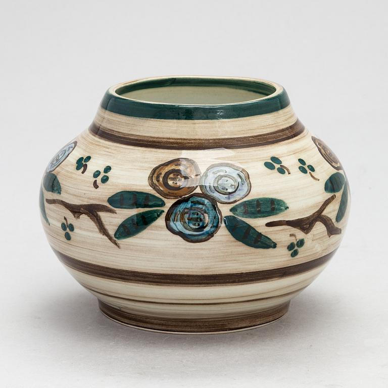 Elin Juselius, A ceramic vase signed EJ.