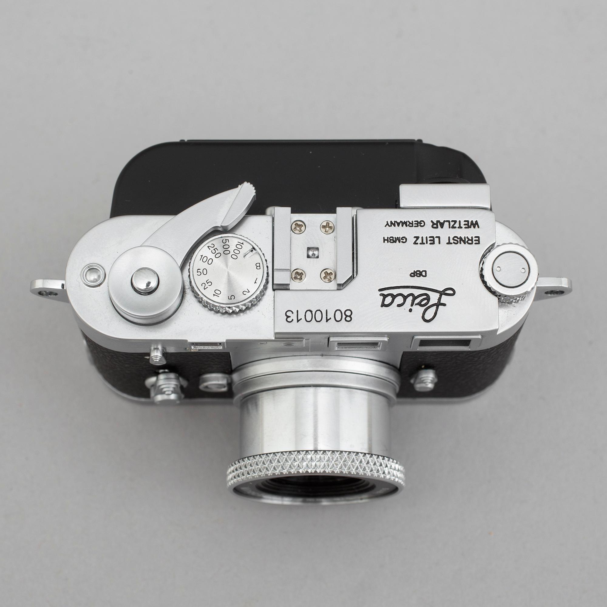 Digital Classic Camera Leica M3, Minox.