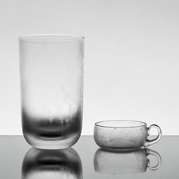 GROGGGLAS, 10 st samt PUNSCHBÄGARE, 10 st, glas, Vicke Lindstrand, "Iced", 1930-tal.