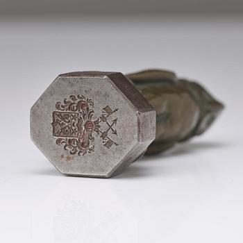 A 20th century bronze seal in shape of an owl.