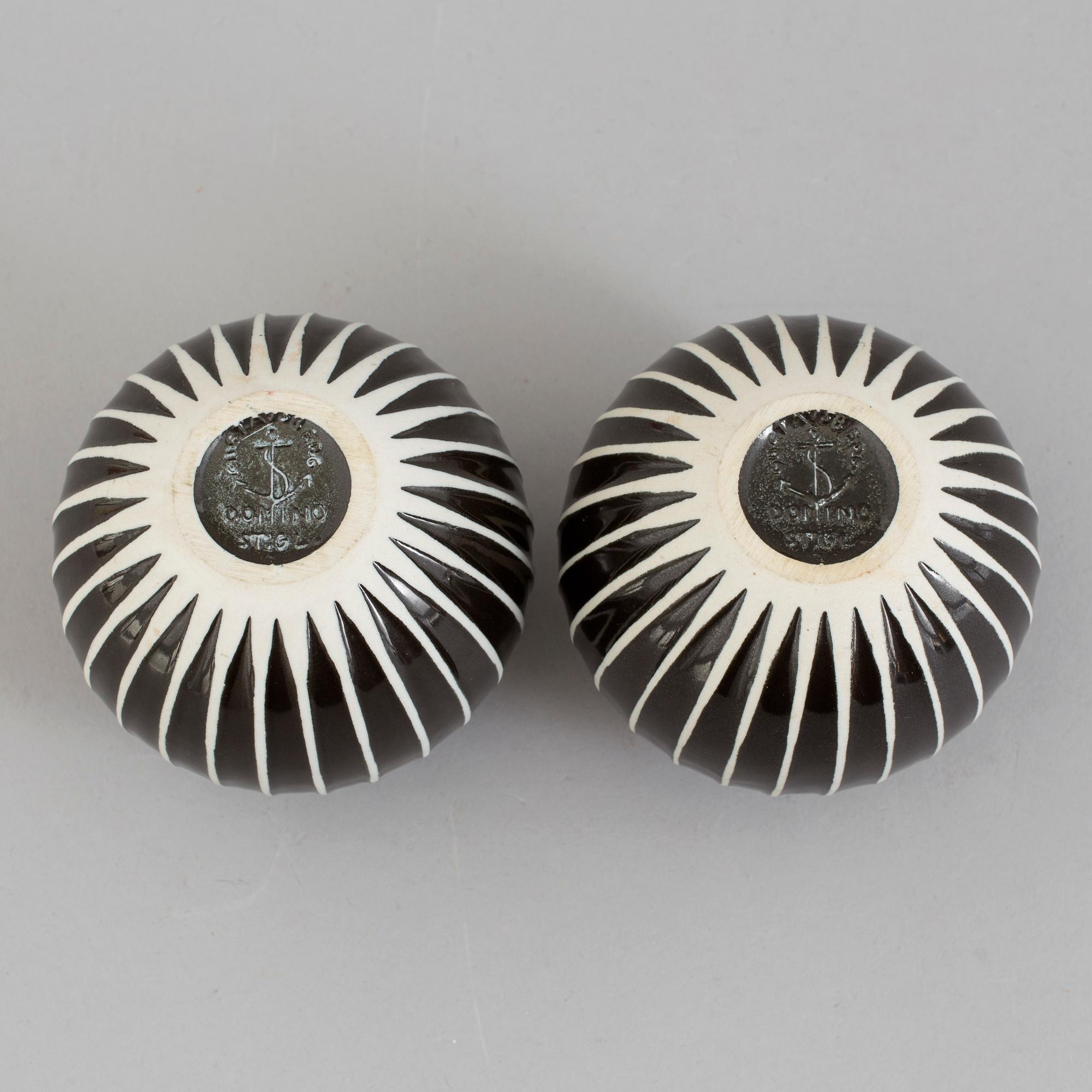 A par of second half of the 20th century 'Domino' vases by Stig Lindberg.