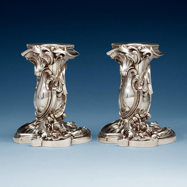 A pair of Fabergé candlesticks, Moscow 1908-1917. Imperial Warrant.