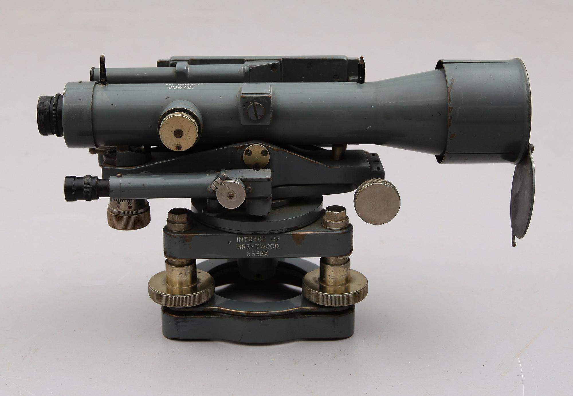 MÄTINSTRUMENT, 2 st, England, 1900-talets första hälft.