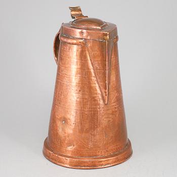 A copper jug, probably Germany. Ca 1800.