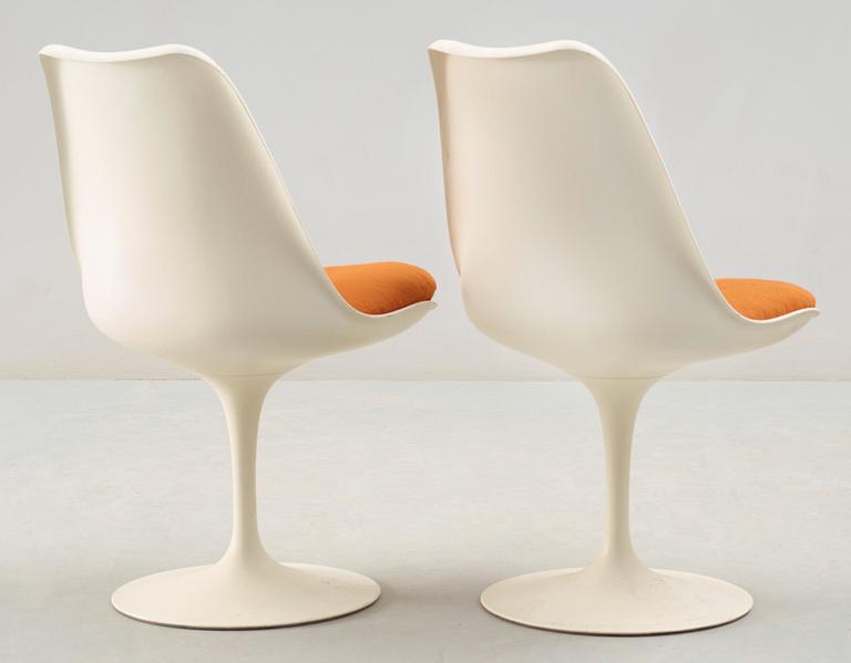 A pair of early Eero Saarinen 'Tulip' chairs, Knoll, USA, 1950's-60's.