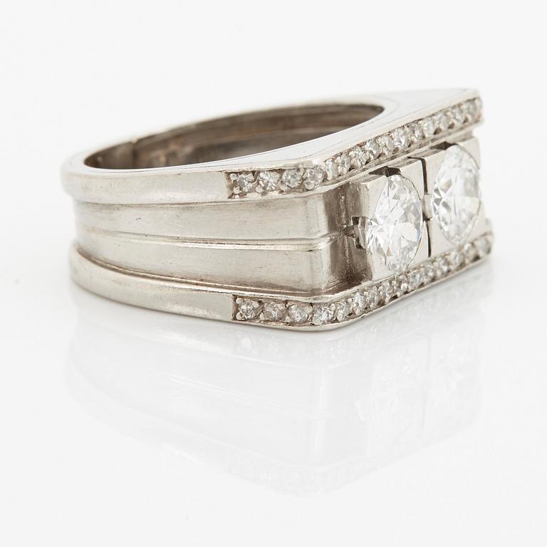 Ring platina med gammal- och åttkantslipade diamanter.