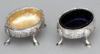 SALTKAR, ett par, silver, London 1700/1800-tal. Tot ca 147 gram.