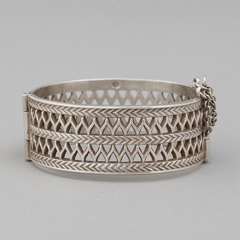 ARMBAND, silver, Kalevala Koru, Finland, 1993.