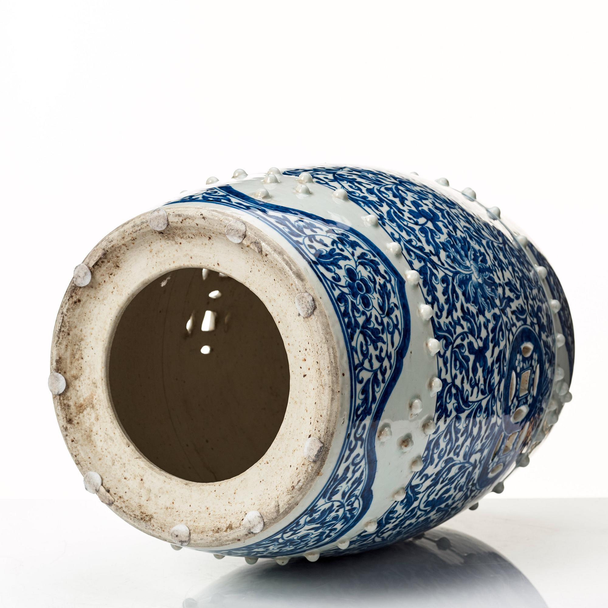 A blue and white garden seat, Qing dynasty, 19th Century.