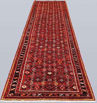 Gallerimatta, Hosseinabad, ca 438 x 94 cm.