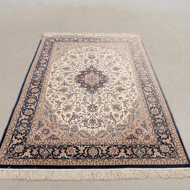 An Isfahan rug, central Persia  signed Davari, 225 x 148 cm.