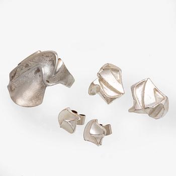 Lapponia 2 par örhängen och 1 ring, sterling silver.