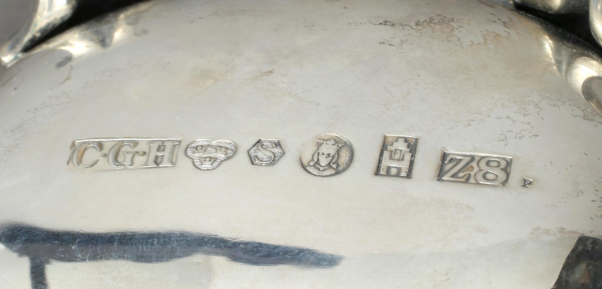 KAFFESERVIS, 3 delar, silver, rokokostil, CG Hallberg, Stockholm 1950-51. Tot ca 1330 gram.