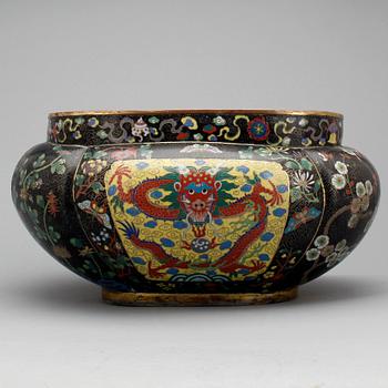 YTTERFODER, cloisonné, Kina, 1900-tal.