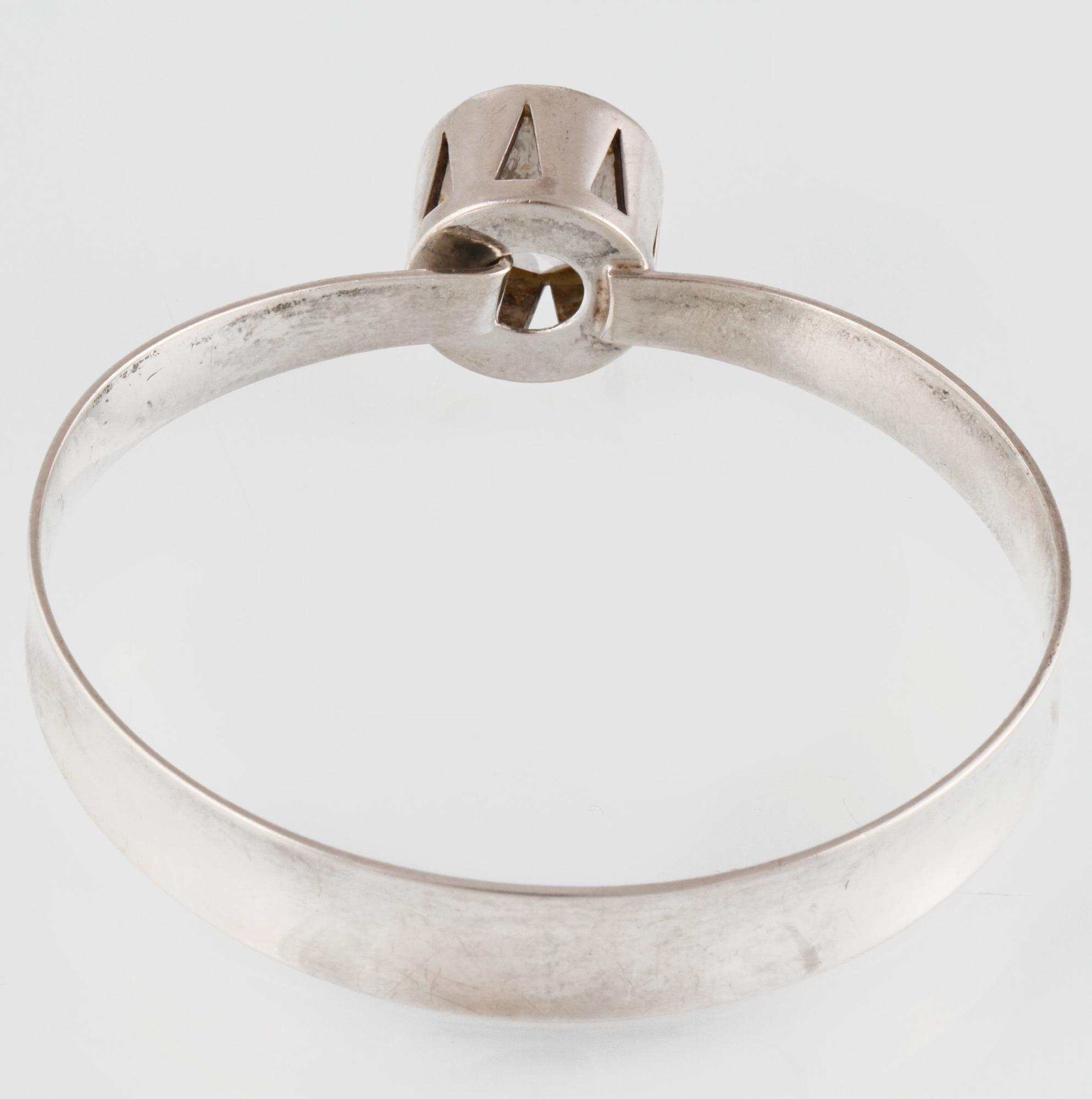 ARMRING, silver med fasettslipad bergkristall, Alton, 1967. Vikt 22,9 gram.