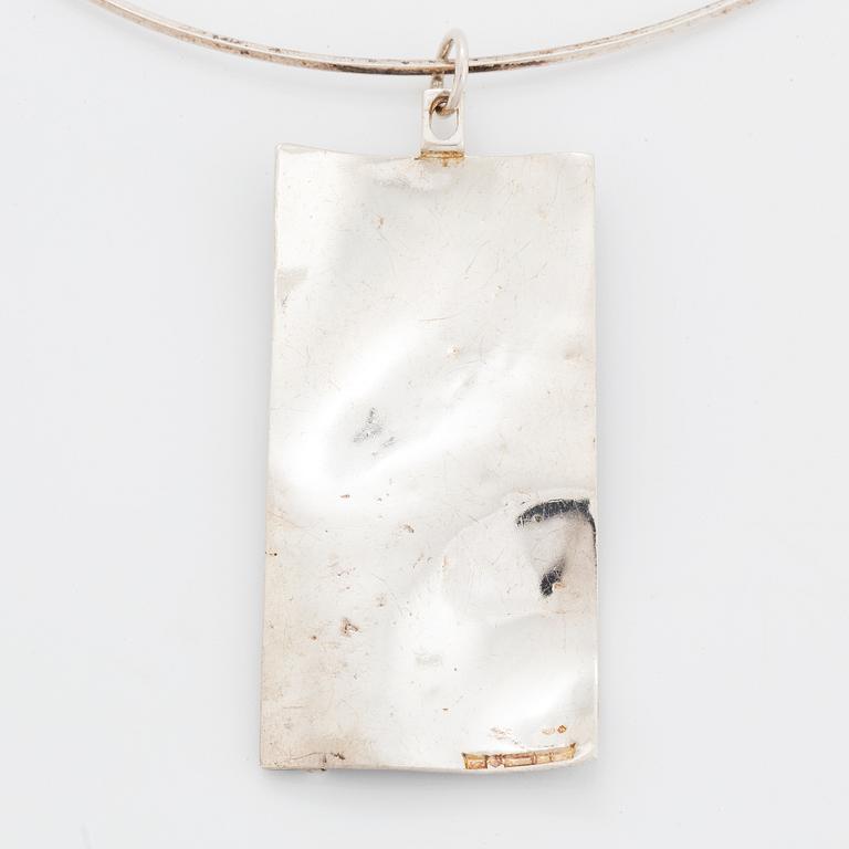 Jorma Laine, silver necklace,  "Flygande matta".