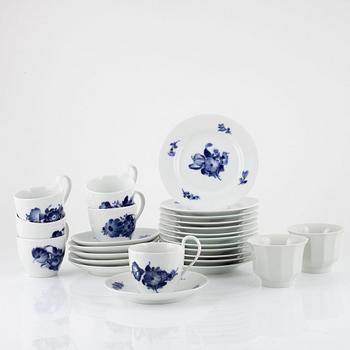 20 pieces of a porcelain 'Blue flower' service, Royal Copenhagen, Denmark.